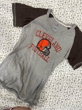 Women’s Cleveland Football shirt | Size L